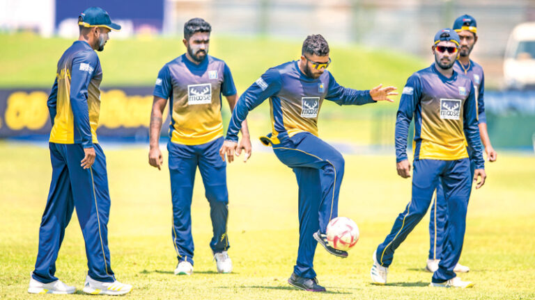 ශ්‍රී ලංකා ක්‍රීඩකයන් දෙපළකට කොවිඩ් ආසාදනය වෙති